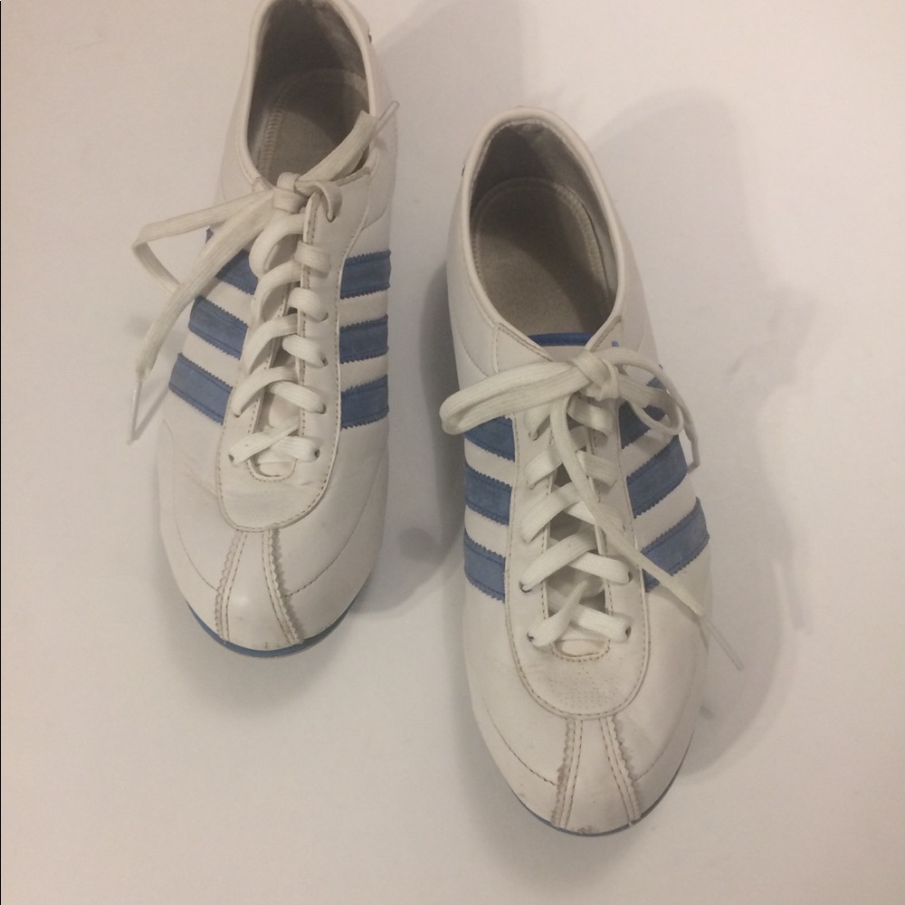 Classic Adidas Athletic Shoe Size 71/2 Pre-owned